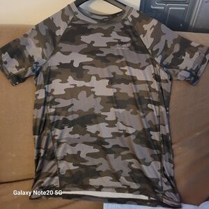 Eddie Bauer Gray Camouflage Short Sleeve Tee
